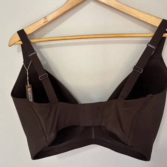 SKIMS Dark Brown Seamless Plunge Bra - Picture 2 of 5